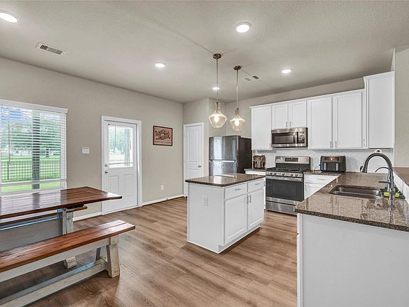 5th image of 2423 Ridgewood Dr