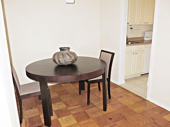 4th image of 100 E Hartsdale Ave APT 4DE