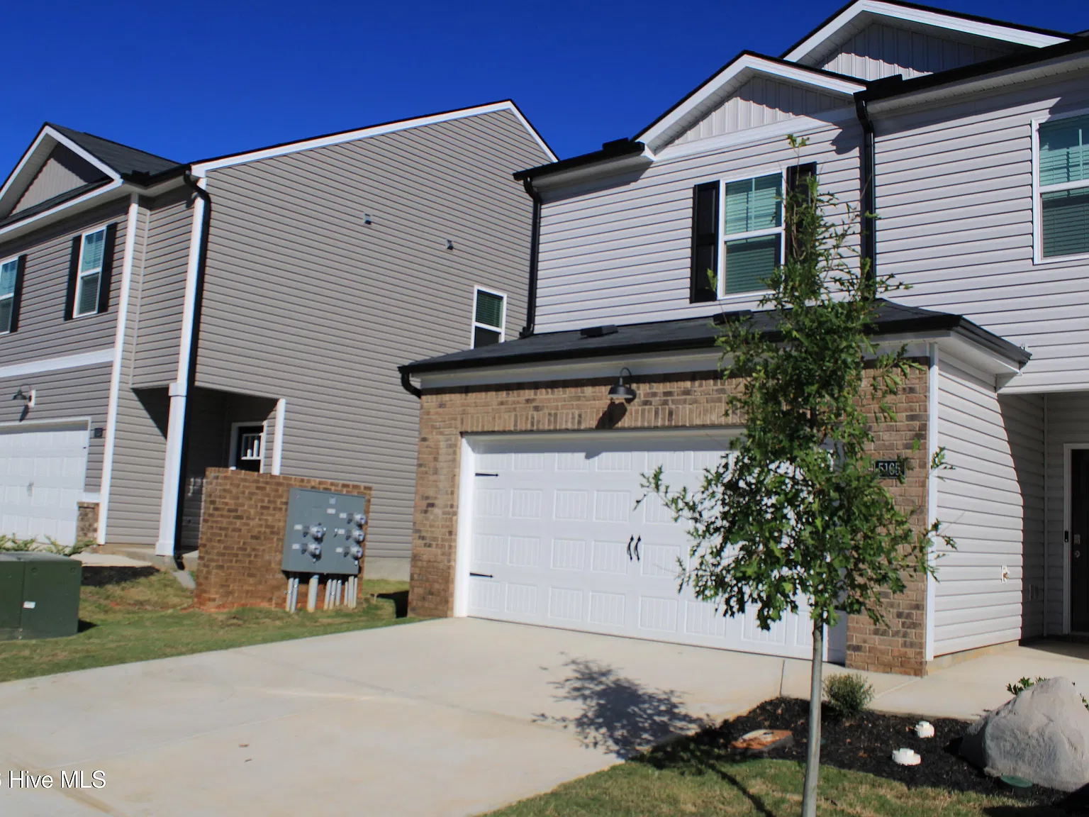 3 bed, 2.5 bath, 1635 sqft, $1,950 — Photo 1