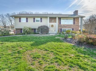 424 S Valley View Cir, Kingsport, TN 37664