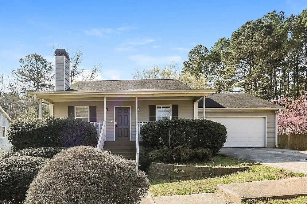 3 bed, 2.0 bath, 1334 sqft, $2,710 — Photo 1