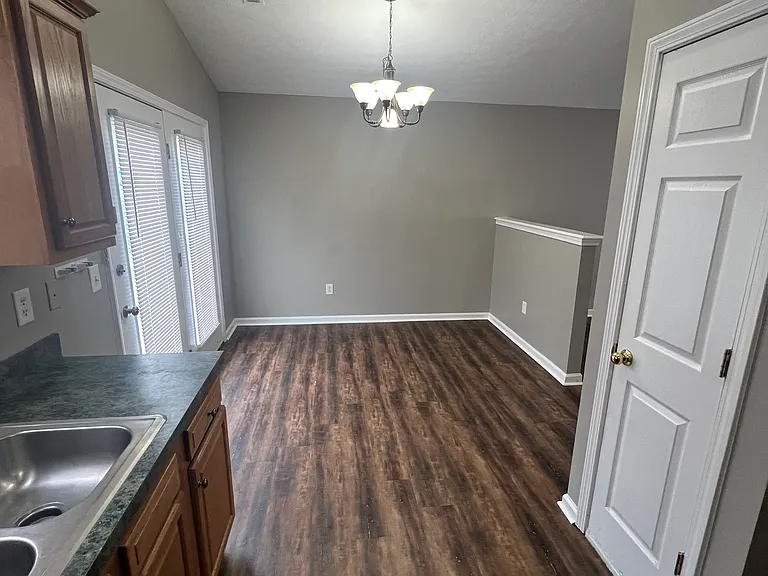 124 Valdez Cir — Photo 3