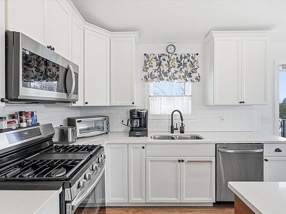 4th image of 1107 Rich River Way