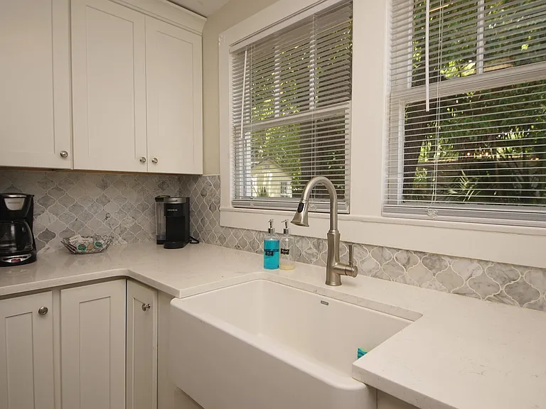 37 Magnolia Ave — Photo 25