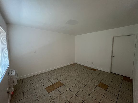 4th image of 85171 Bagdad Ave #2