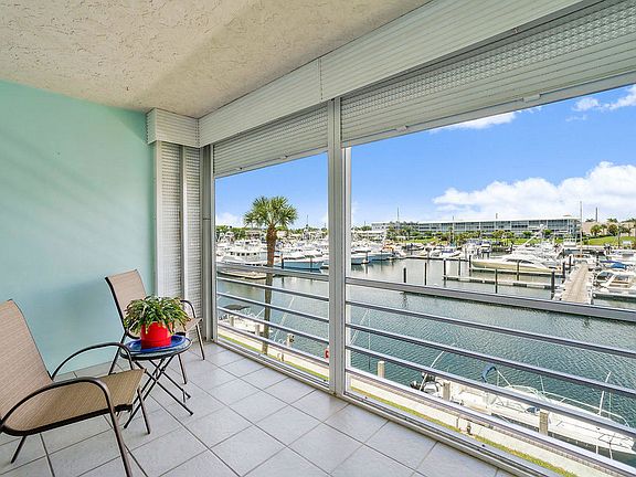 2nd image of 29 Yacht Club Dr APT 303