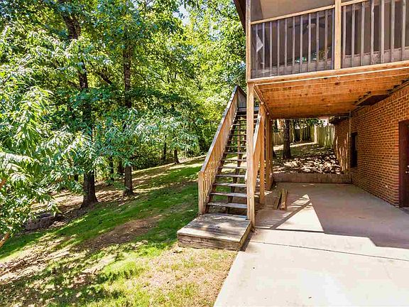 4th image of 1628 Oak Park Ln