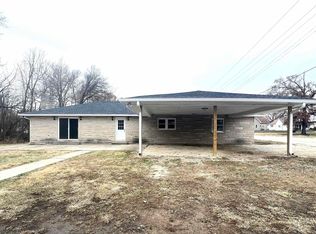 7866 E State St, Dugger, IN 47848