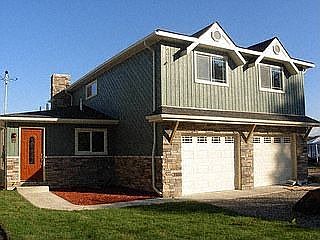Ledgstone exterior