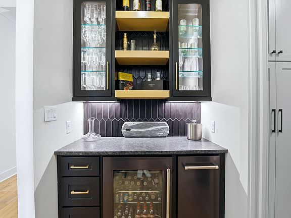 4th image of 60 Copper Cir