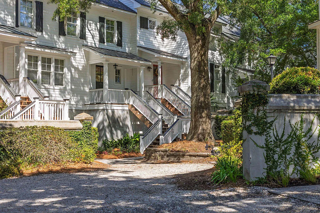 2 bed, 2.5 bath, 1866 sqft, $3,700 — Photo 1