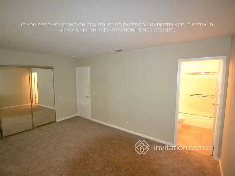 1542 Claremont Dr — Photo 4