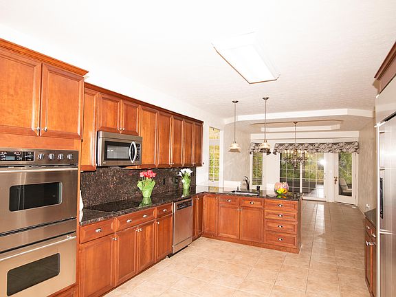5th image of 36665 Aberdeen Ln