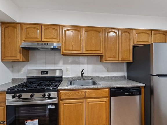 3rd image of 49 Seabury St #1
