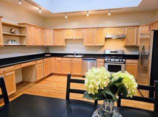 2931 S Lowe Ave, Chicago, IL 60616