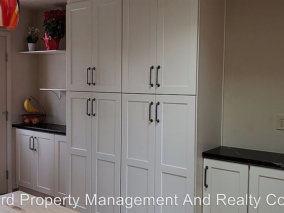 4th image of 5811 Trail Ct NW
