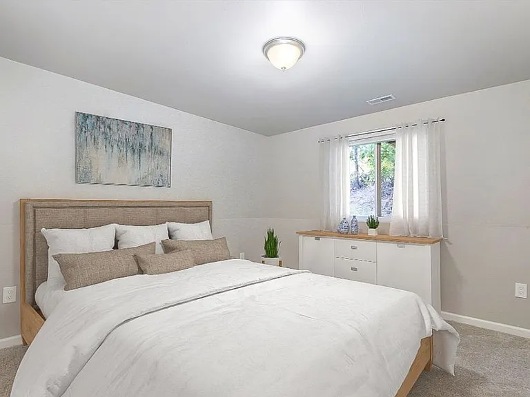 1312 Chapel Hill Dr — Photo 11