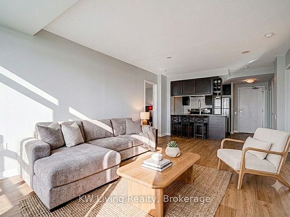 3rd image of 25 Town Centre Ct #Penthouse 3606