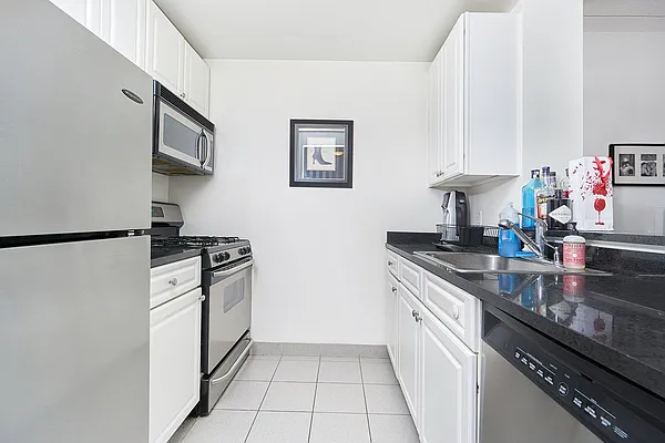 Rented by Keller Williams NYC | media 9