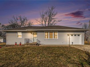 1210 Main St, Stewartsville, MO 64490