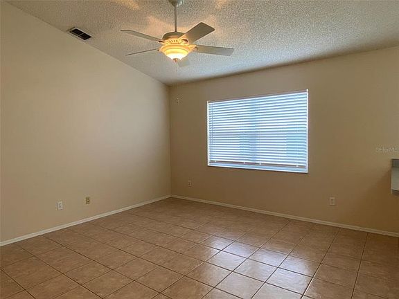 4th image of 13640 Glasser Ave