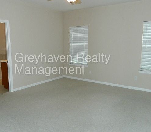 3rd image of 5615 Mountain Oaks Ln