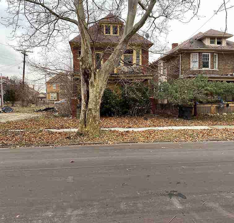 3735 Hogarth