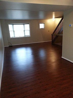 2nd image of 110 Cooper Pl W