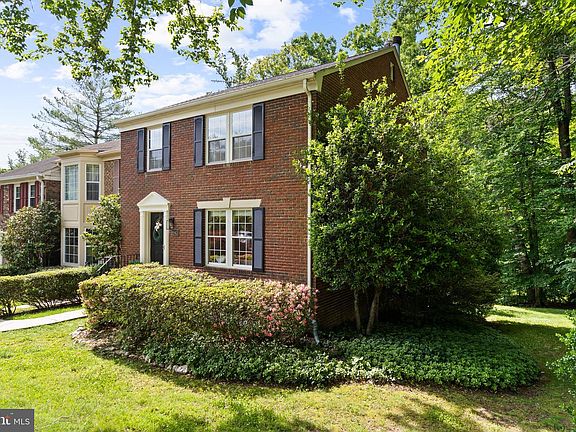 2nd image of 8943 Park Forest Dr