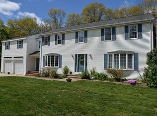 995 Hill St, Northbridge, MA 01534