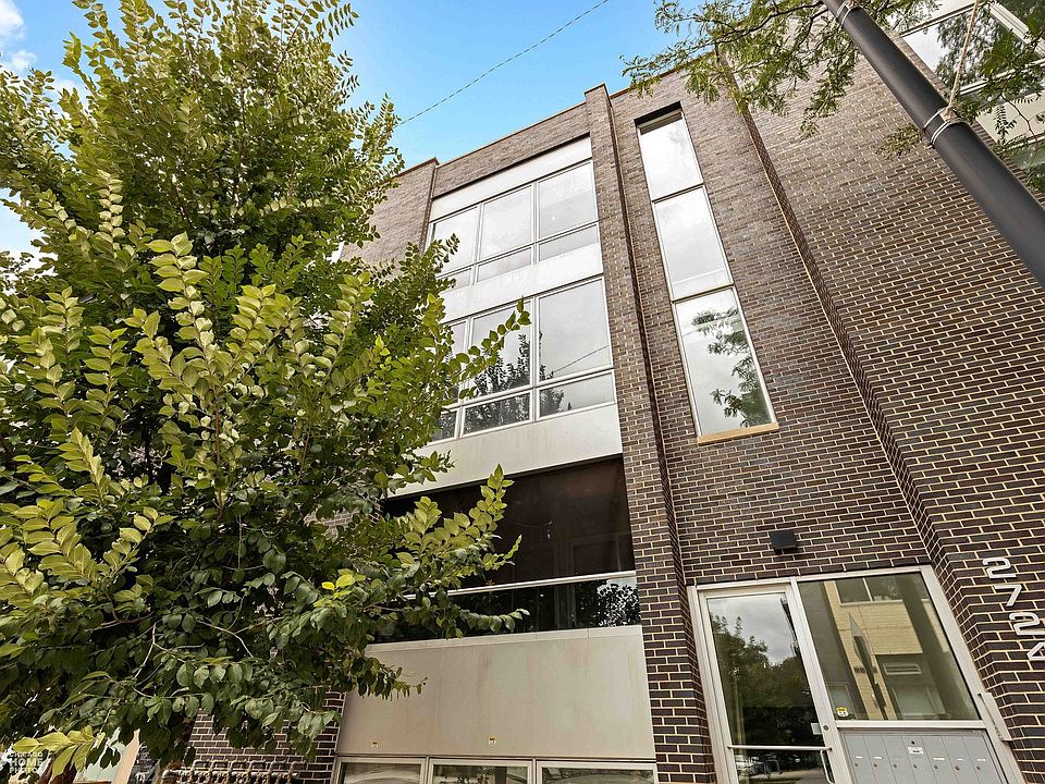 1st image of 2724 W Armitage Ave #2E