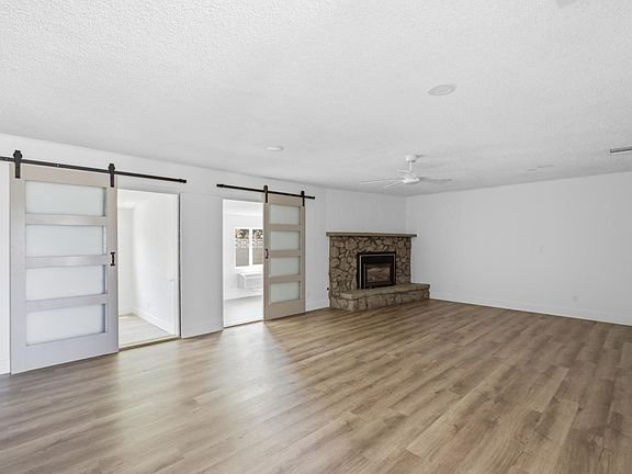 5th image of 3731 Allan St