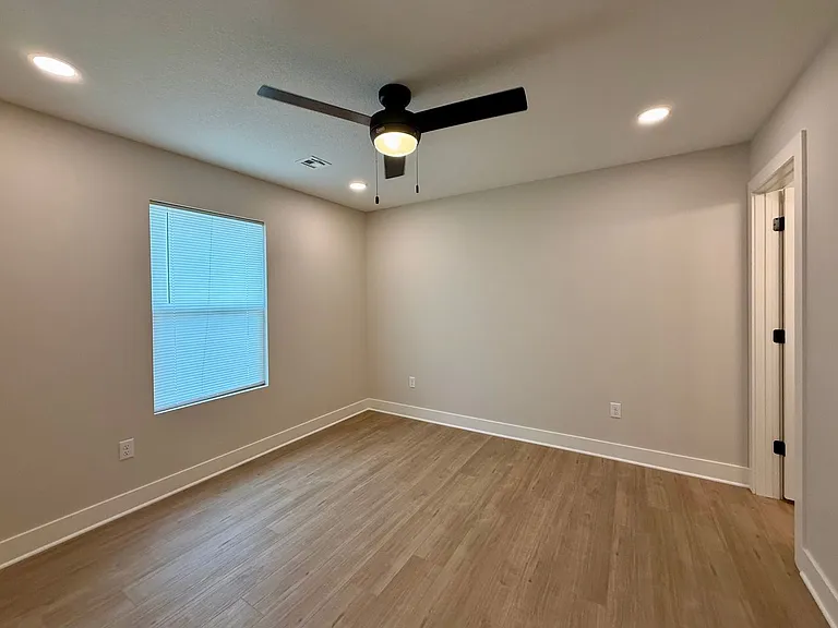 765 N Kansas Ct — Photo 9