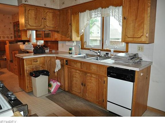 2nd image of 946 Hazelwood Ave SE