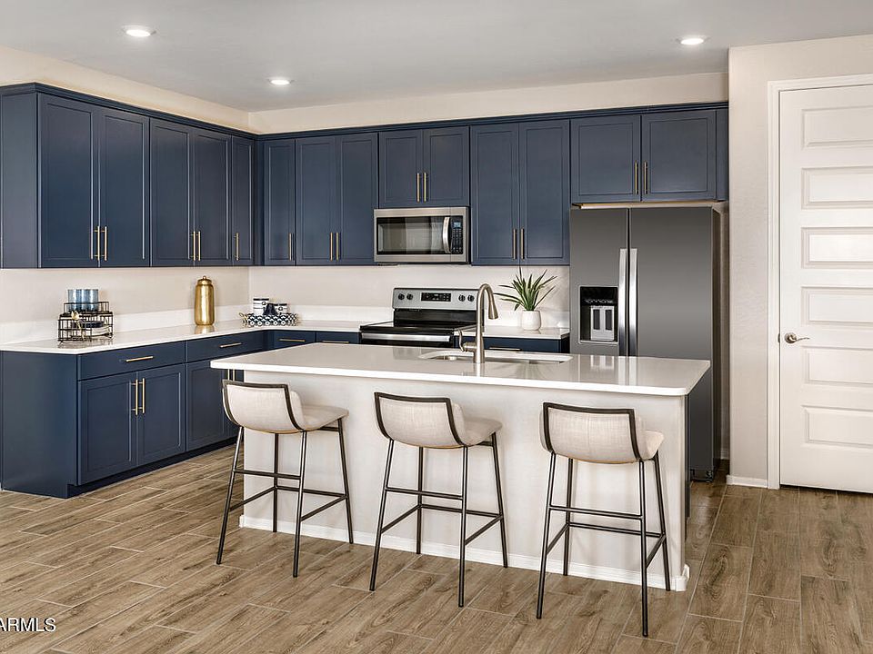 1st image of 48139 N LA SOLEDAD --