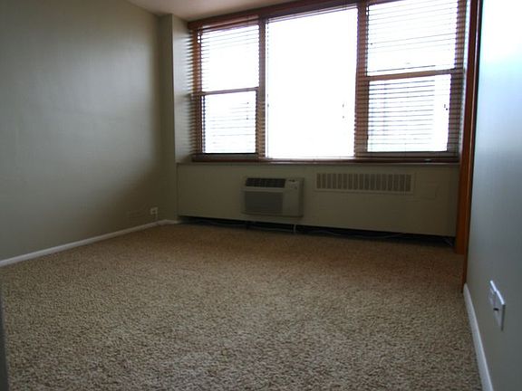 3rd image of 4250 N Marine Dr APT 614