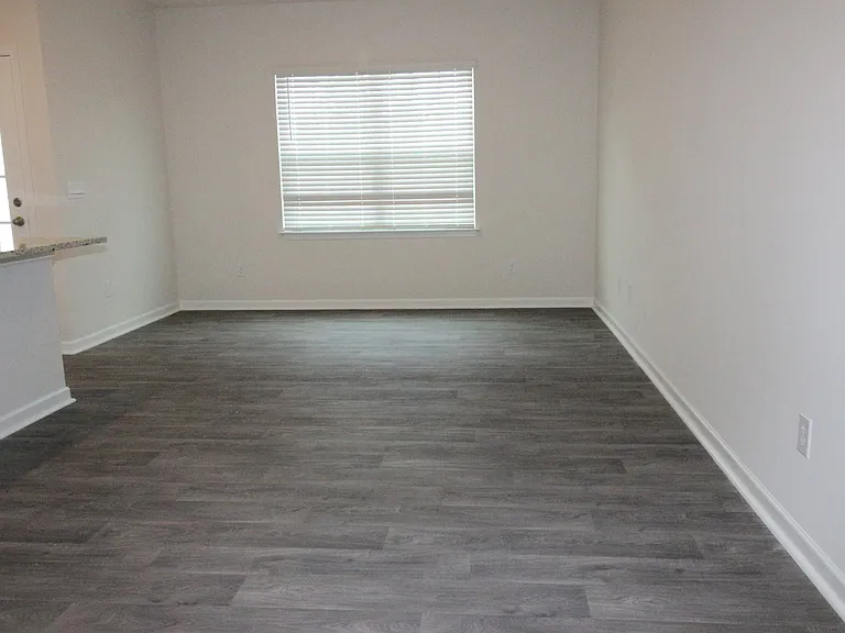 1185 Evelynnview Ln — Photo 4