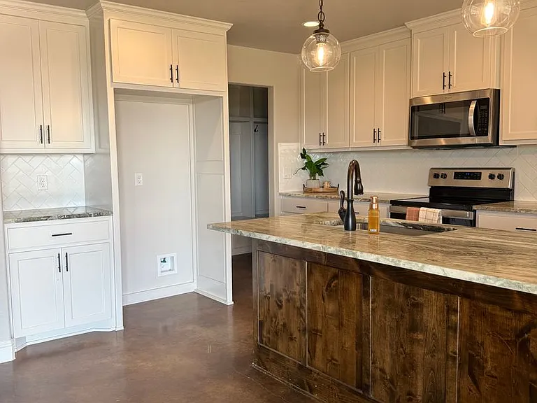 401 Old Authon Rd — Photo 8
