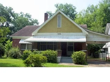 586 Ormond Ter photo 1
