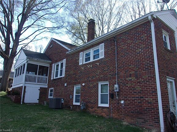5th image of 1254 Sunset Dr