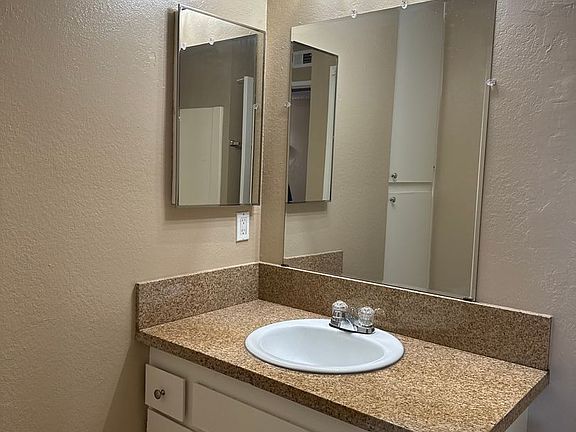 5th image of 4820 Columbus St APT K