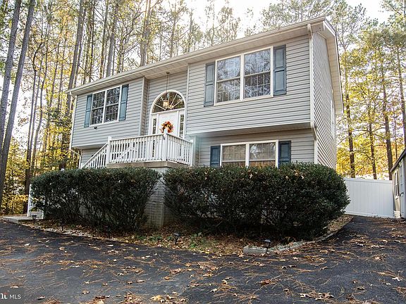 3rd image of 129 Lake Caroline Dr