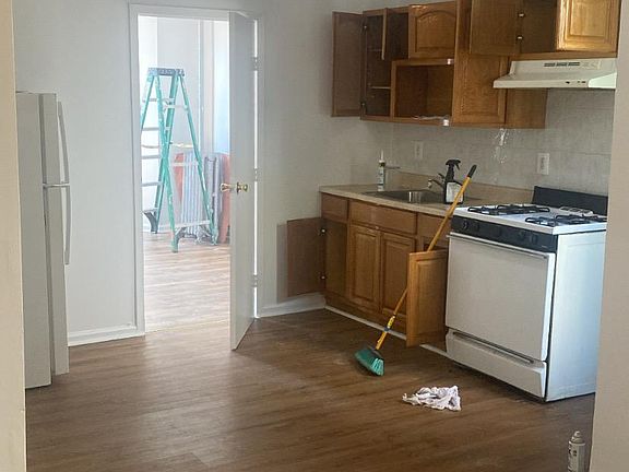 2nd image of 861 E 164th St APT 2
