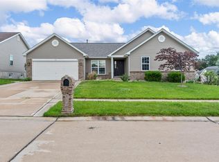 410 Crystal Trail Dr, Wentzville, MO 63385