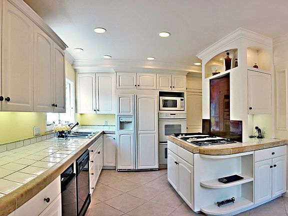 5th image of 310 Poinsettia Ave
