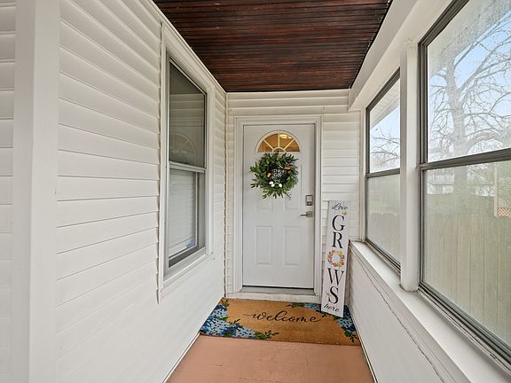 4th image of 2409 Farnam St