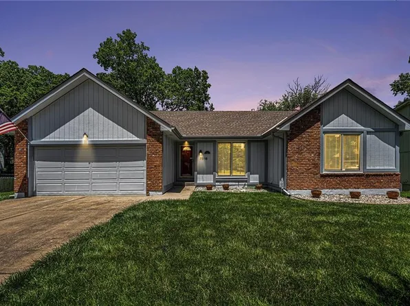 7816 Garnett St, Lenexa, KS 66214