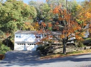 33 Sun Valley Dr, Worcester, MA 01609