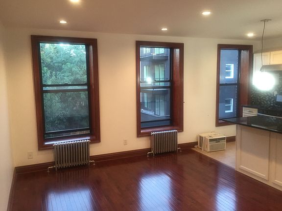 2nd image of 167 Stuyvesant Ave #2