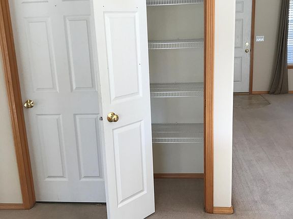 KITCHEN PANTRY